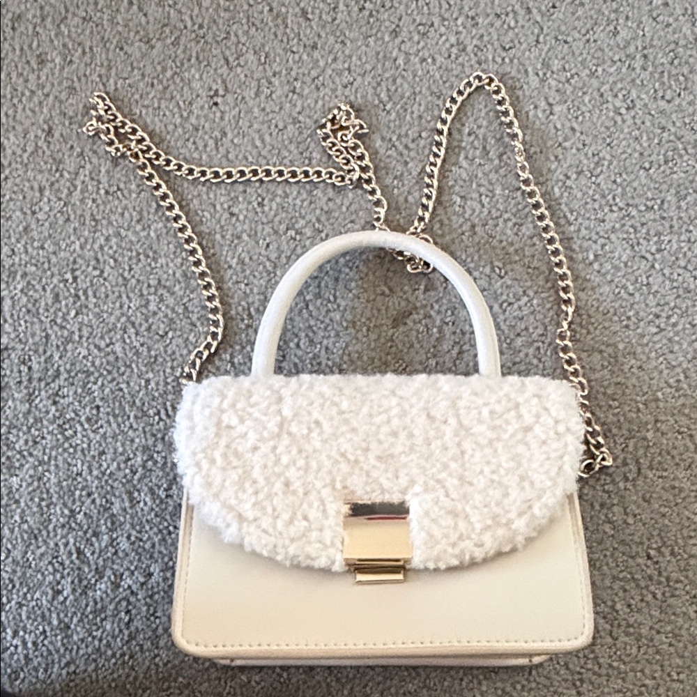 NWOT Elegant White Handbag with Chain Strap
